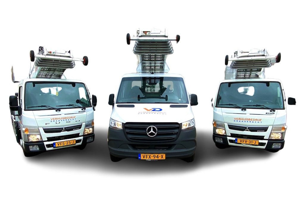 Drie liftwagens van Verhuisbedrijf Draagkracht